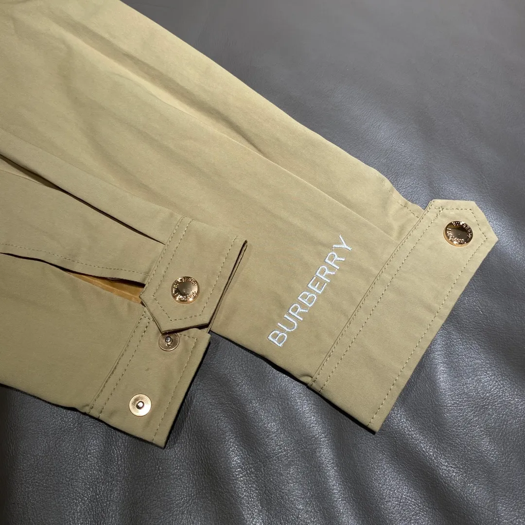 Burberry 2024 BBR ， ， ， Khaki ， + ， ， ， ， ！ ， Breathable ， ， ， ， 。 ， Versatile，Classic Retro ， ， ， ， 、 ， Quality， ！ :Khaki Size:S-XL
